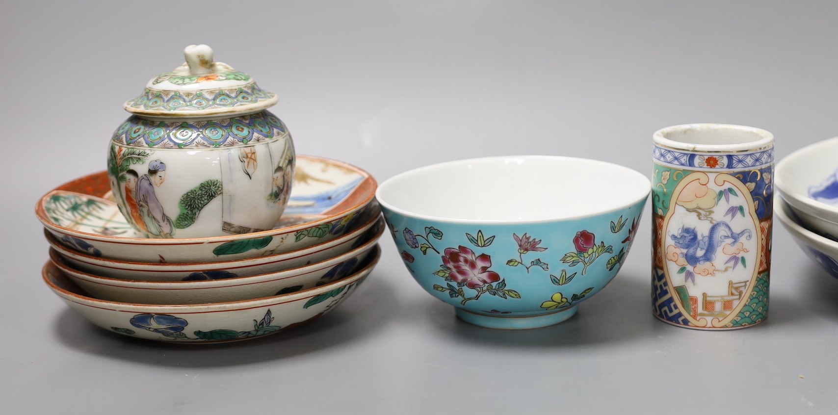 A group of assorted Chinese and Japanese ceramics, 19th and 20th century (15)